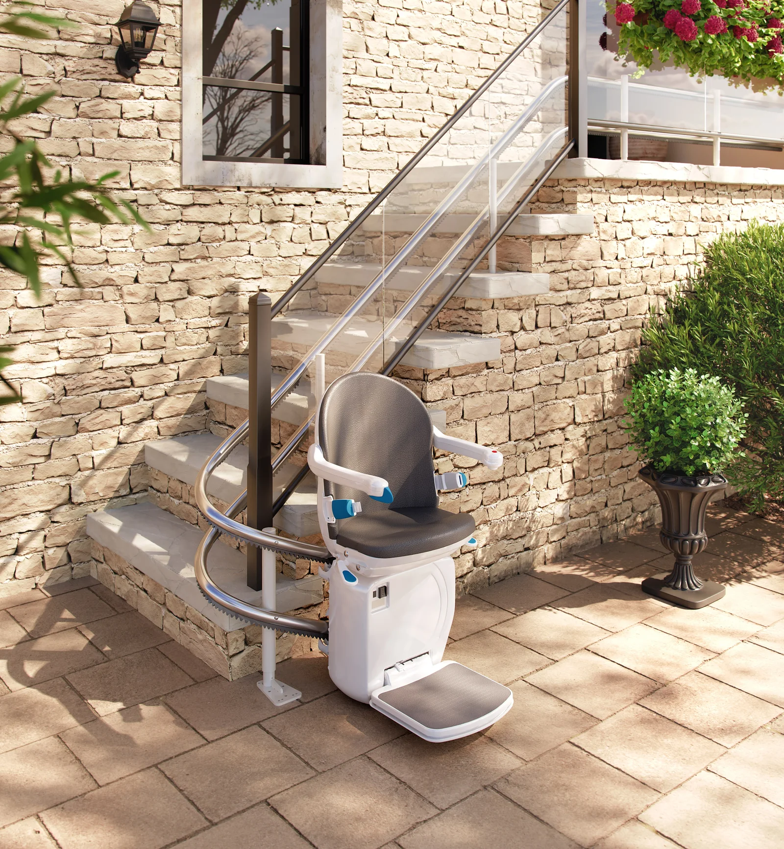 Treppenlift H4000 als Außenlift